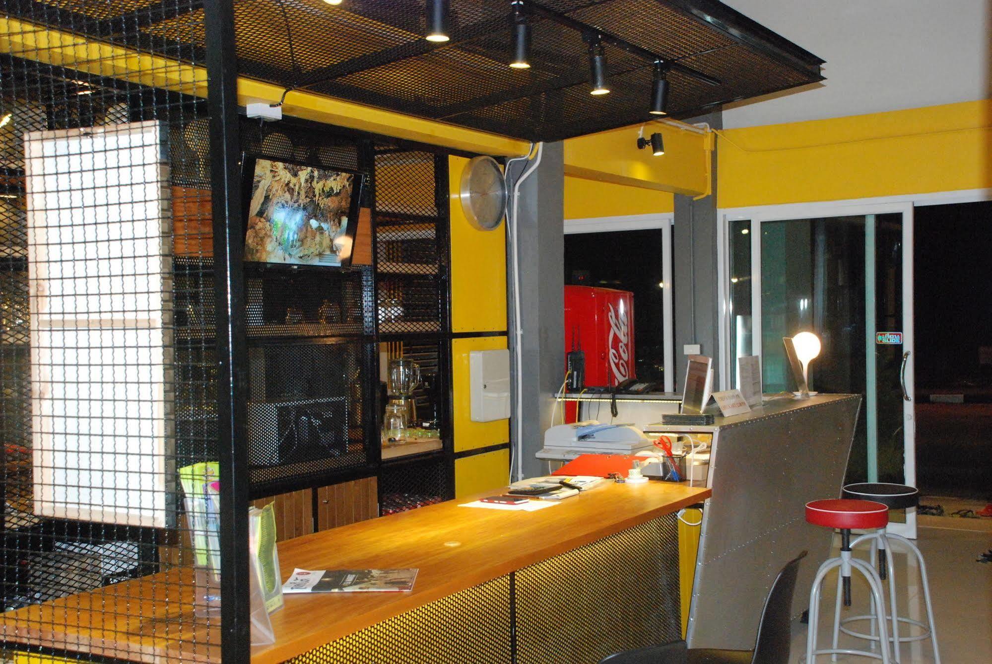 Oyes Hostel Krabi town Esterno foto